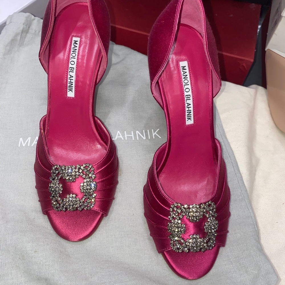 Manolo Blahnik Hangisi Satin D'Orsay pump - Picture 1 of 10